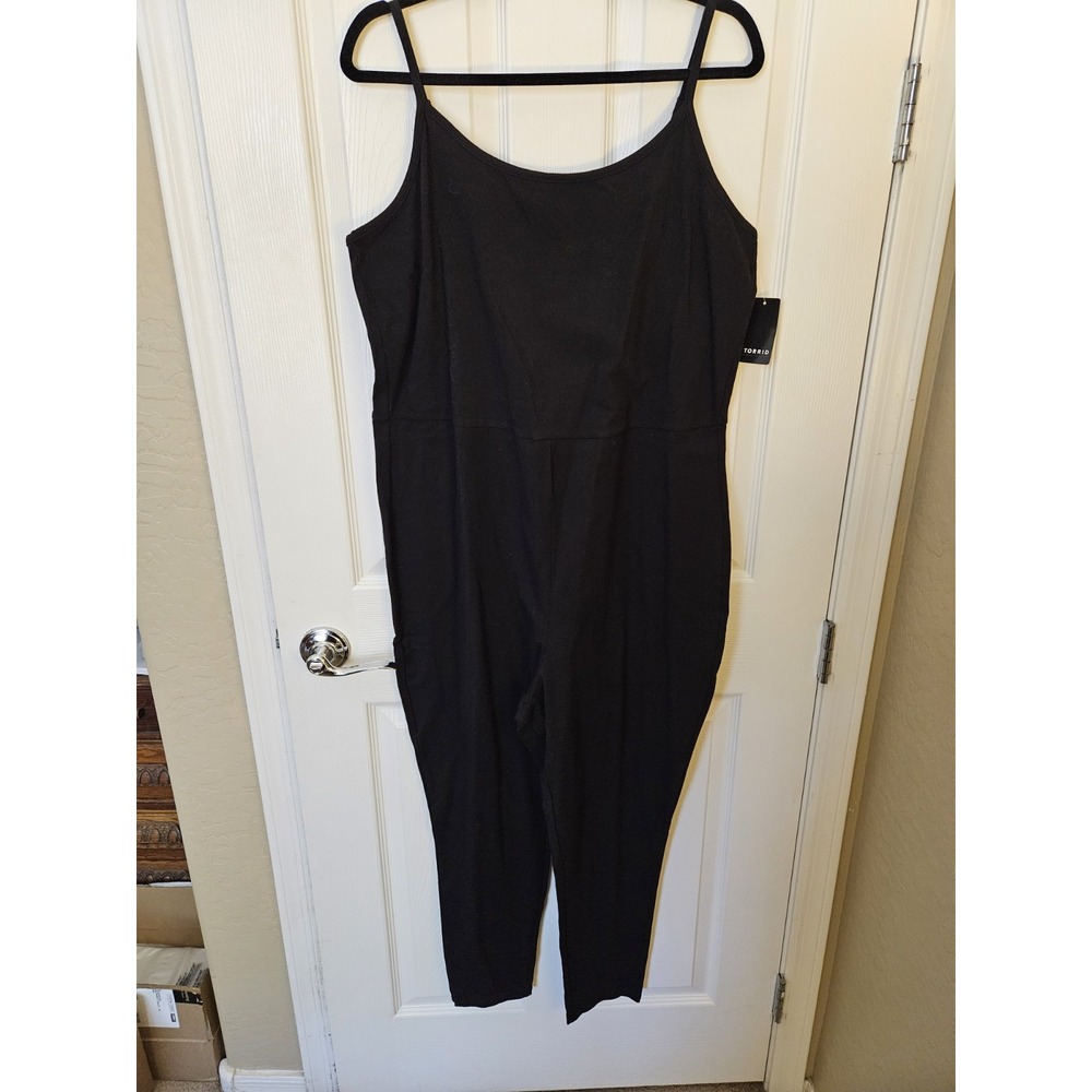 NWT Torrid Black Sleeveless Scoop Neck Adj. Straps Stretchy Jumpsuit, Plus 4X